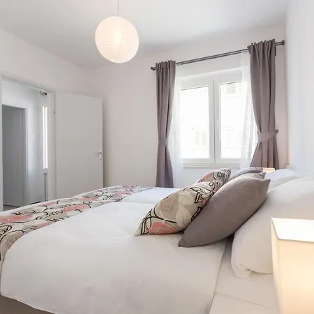 Apartment Holiday House Oleander Cavtat