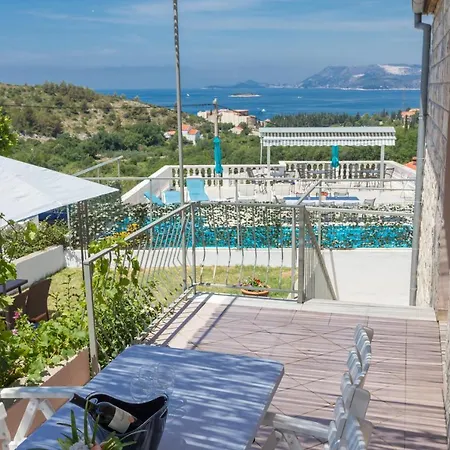 Holiday House Oleander *