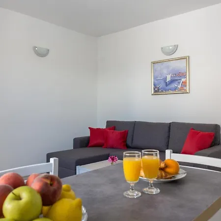 Апартаменты Holiday House Oleander